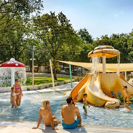 Holiday park Sunflower Camping 4*