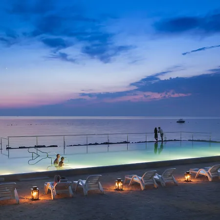 Sunflower Tatil parkı Mareda