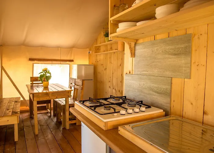 Sunflower 홀리데이파크 4*