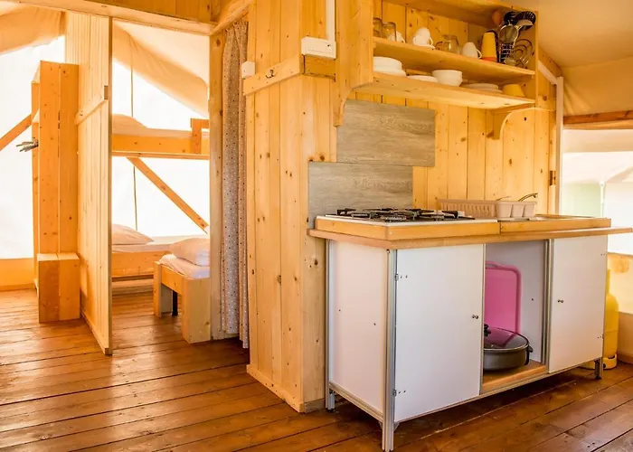 Sunflower 홀리데이파크 4*